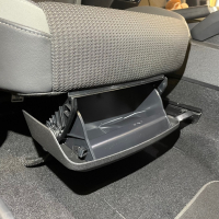 Pacchetto postmontaggio vano portaoggetti sedile passeggero Seat Ibiza KJ