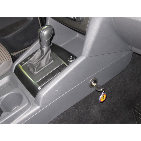 Retrofitting Bear-Lock gearshift lock in the VW Amarok (2H) (automatic, SEQ.)