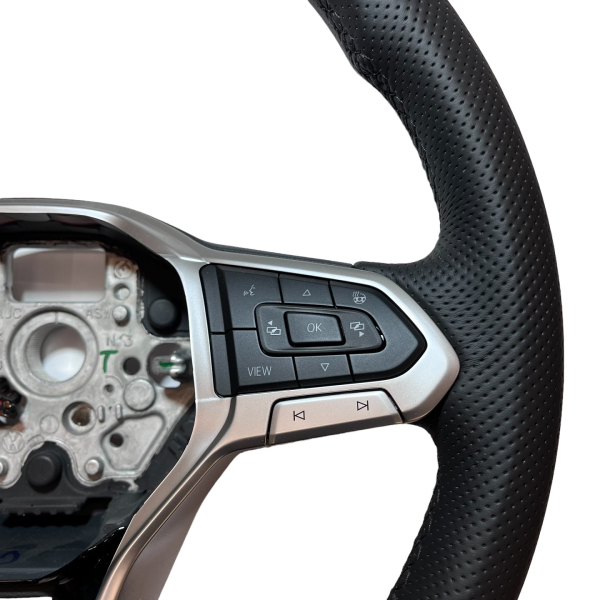 an den Seiten gelochtes Leder, ohne Schaltwippen